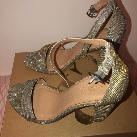 Heels - Picture 3 of 3